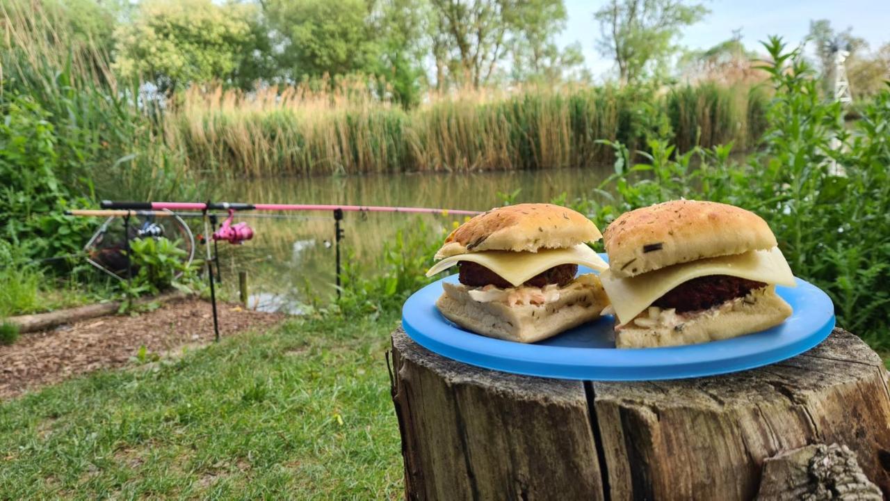 Rum Bridge Fisheries "The Cabin" Hotel Clare Kültér fotó
